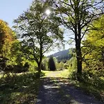 Forest Retreat With Garden Lejlighed